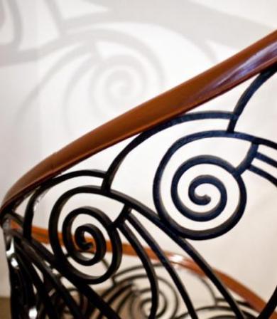 escaleras-de-hierro-para-interiores-como-elemento-decorativo.jpg